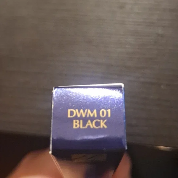 Estee Lauder Double Wear Mascara - Black and Gold - Picture 11 of 11